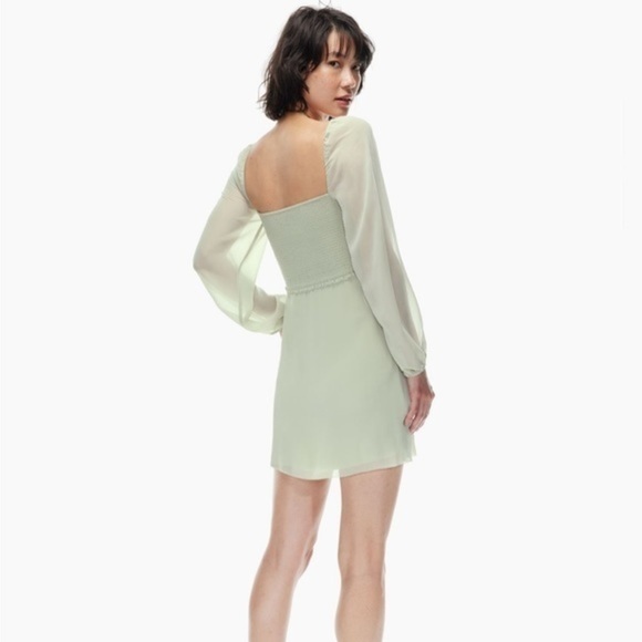 Aritzia Wilfred Villa Dress in Pastel Sage Green *NEW* - Picture 3 of 5